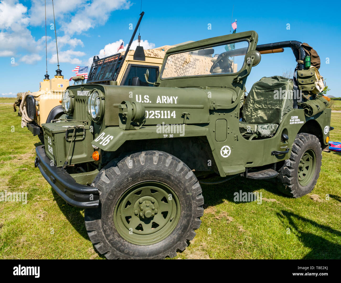 Museum der Flug, East Fortune, East Lothian, Schottland, Großbritannien, 12. Mai 2019. Kriegszeit Erfahrung: die ganze Familie mit allen Dingen in der Welt Kriege. Zweiten Weltkrieg amerikanische US-Armee Fahrzeuge auf dem Display mit dem Sternenbanner Flagge Stockfoto