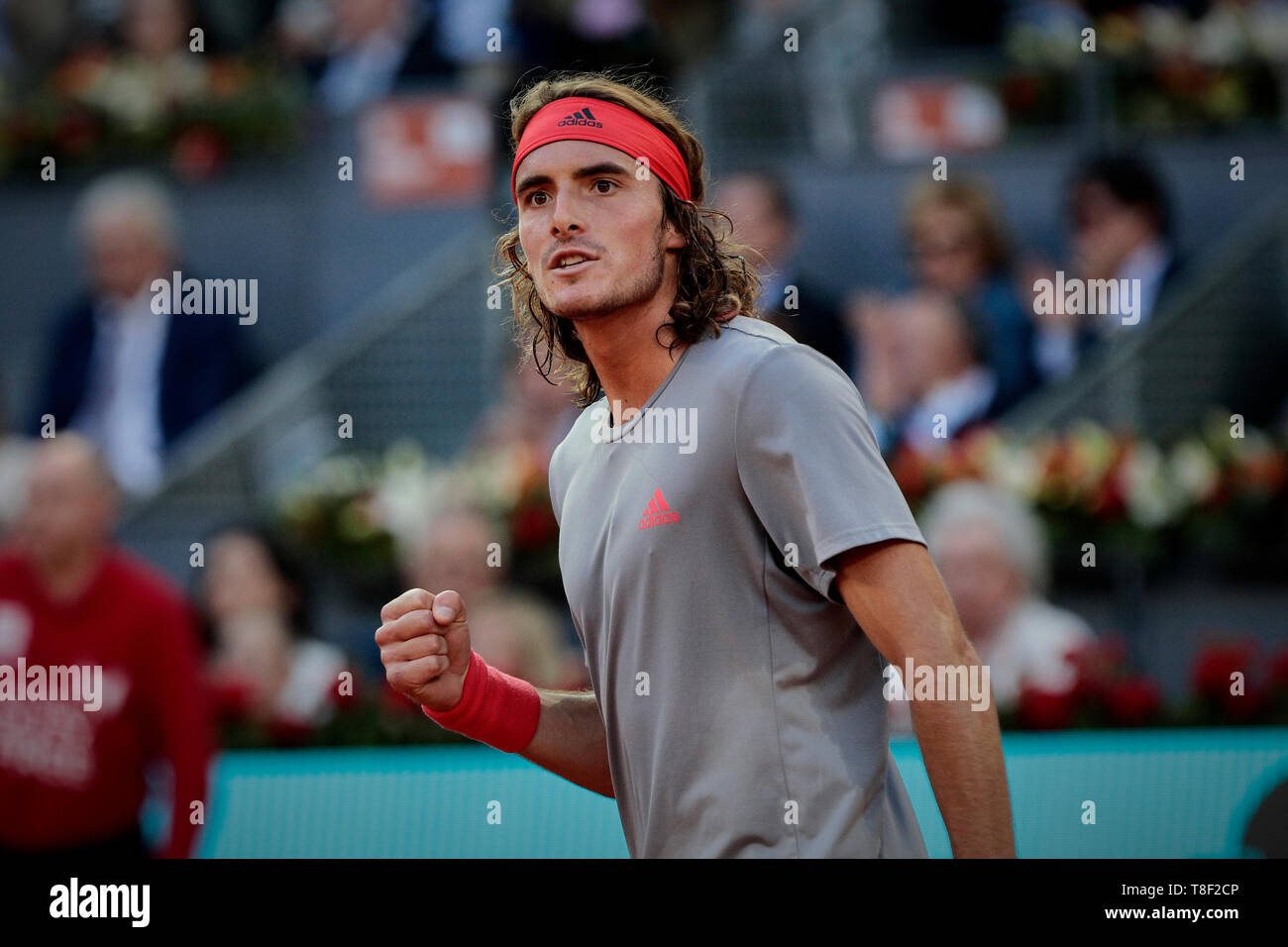 Stefanos Tsitsipas von Griechenland gesehen Reagieren während der Mutua Madrid Open Masters Finale gegen Novak Djokovic aus Serbien am Tag acht bei Caja Magica in Madrid. Novak Djokovic schlägt Stefanos Tsitsipas. Stockfoto