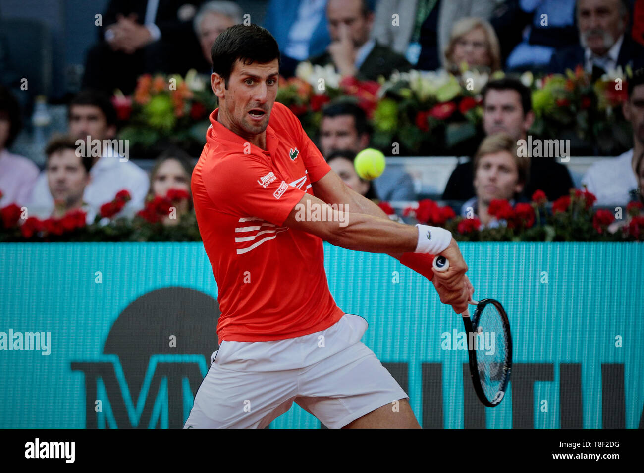 Novak Djokovic aus Serbien in Aktion während der Mutua Madrid Open Masters Finale gegen Stefanos Tsitsipas von Griechenland gesehen am Tag acht bei Caja Magica in Madrid. Novak Djokovic schlägt Stefanos Tsitsipas. Stockfoto