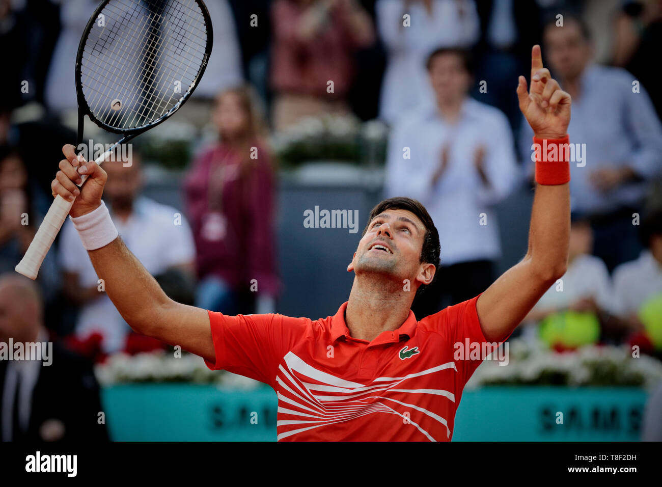 Novak Djokovic aus Serbien gesehen, während der Mutua Madrid Open Masters Finale gegen Stefanos Tsitsipas aus Griechenland reagieren auf Tag acht bei Caja Magica in Madrid. Novak Djokovic schlägt Stefanos Tsitsipas. Stockfoto