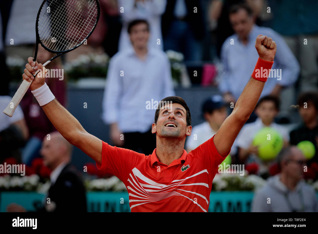 Novak Djokovic aus Serbien gesehen, während der Mutua Madrid Open Masters Finale gegen Stefanos Tsitsipas aus Griechenland reagieren auf Tag acht bei Caja Magica in Madrid. Novak Djokovic schlägt Stefanos Tsitsipas. Stockfoto