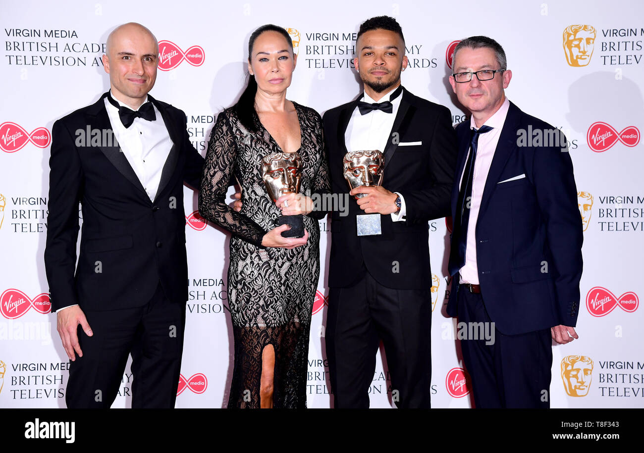 Joseph Bullman, Tahsin über Guner, Chris Clough und Aysha Rafaele in der Presse mit der Auszeichnung für ein Drama am Virgin Media BAFTA TV Award, in der Royal Festival Hall in London statt. Stockfoto