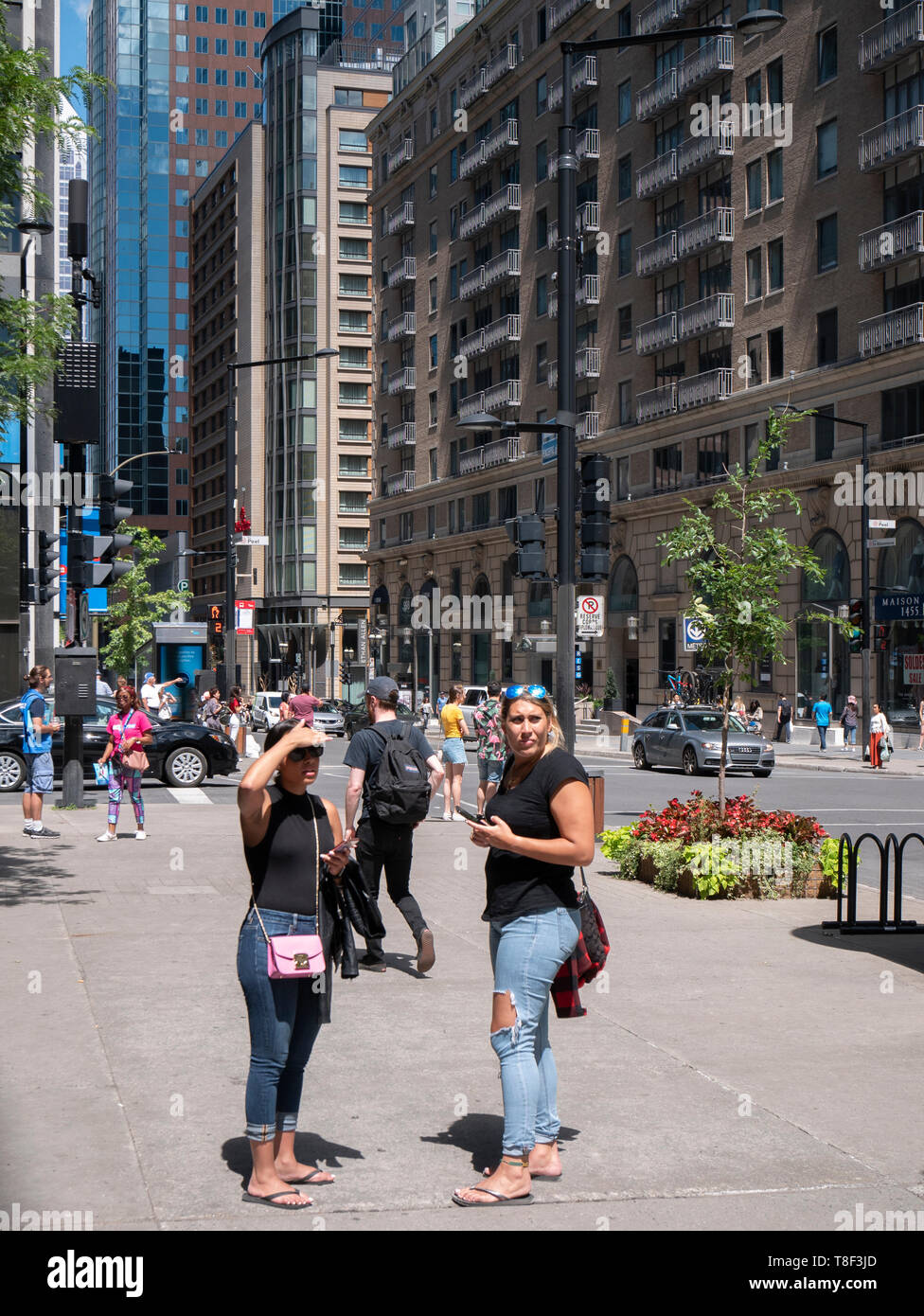 Die Innenstadt von Montreal ist ein belebtes Zentrum der Käufer, Büro Arbeiter, Touristen und Studenten. Stockfoto