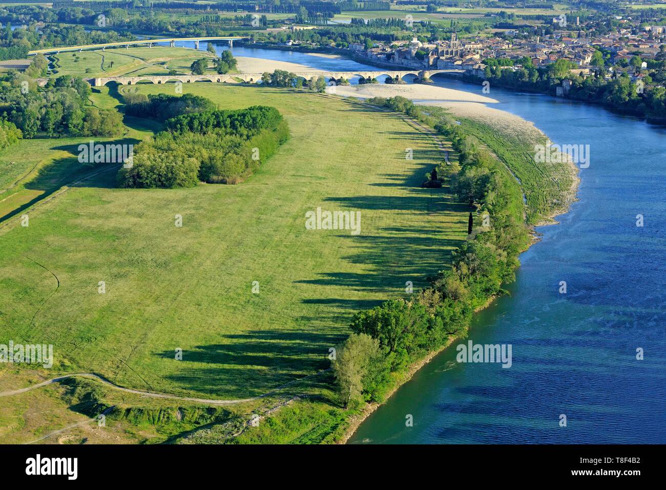 Frankreich, Gard, Pont Saint Esprit, die Rhone (Luftbild) Stockfoto