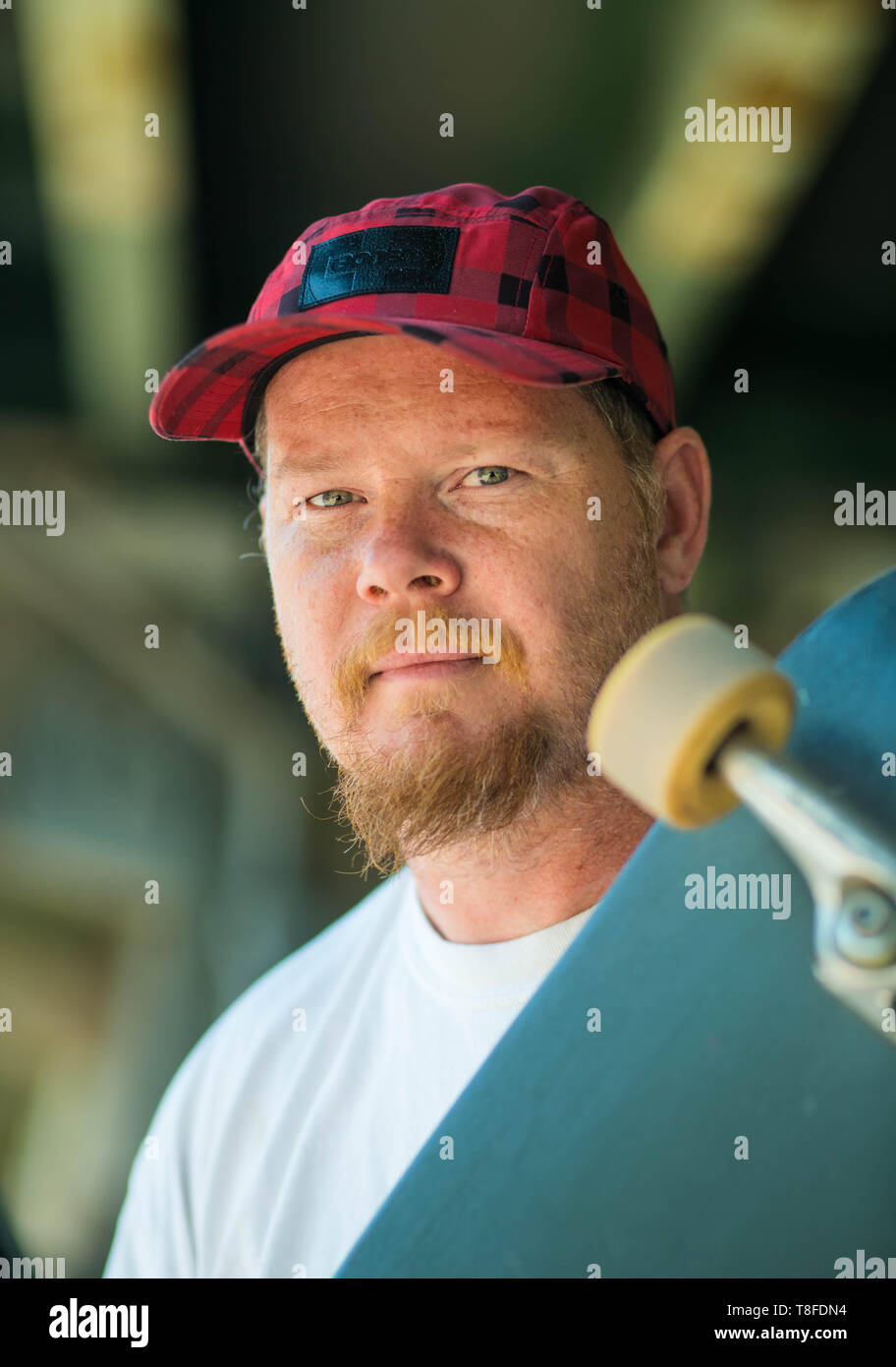 Skateboarder unter der Interstate 95 in FDR skateboard Park in südlichen Philadelphia Stockfoto