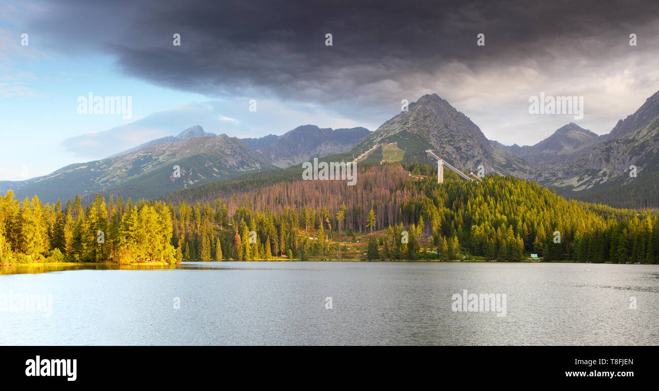Slowakei - Strbske pleso bei Sonnenaufgang Stockfoto