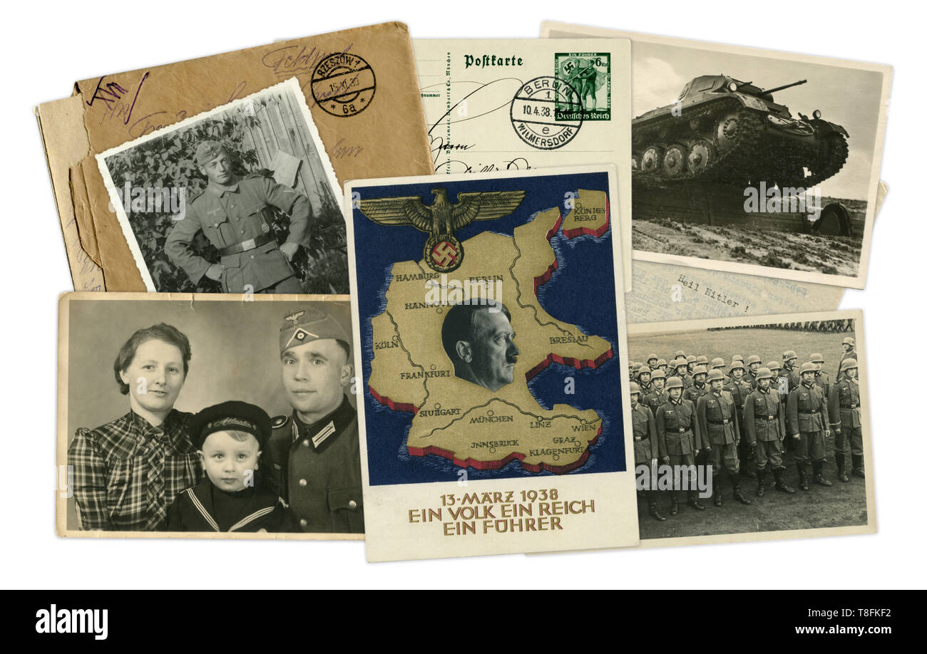 Historisches Foto Collage aus Fotos, Postkarten und Briefe. Adolf Hitler in der Mitte. Soldaten, Panzer. Bestimmung des Menschen. Deutschland, Weltkrieg II, 1939 Stockfoto