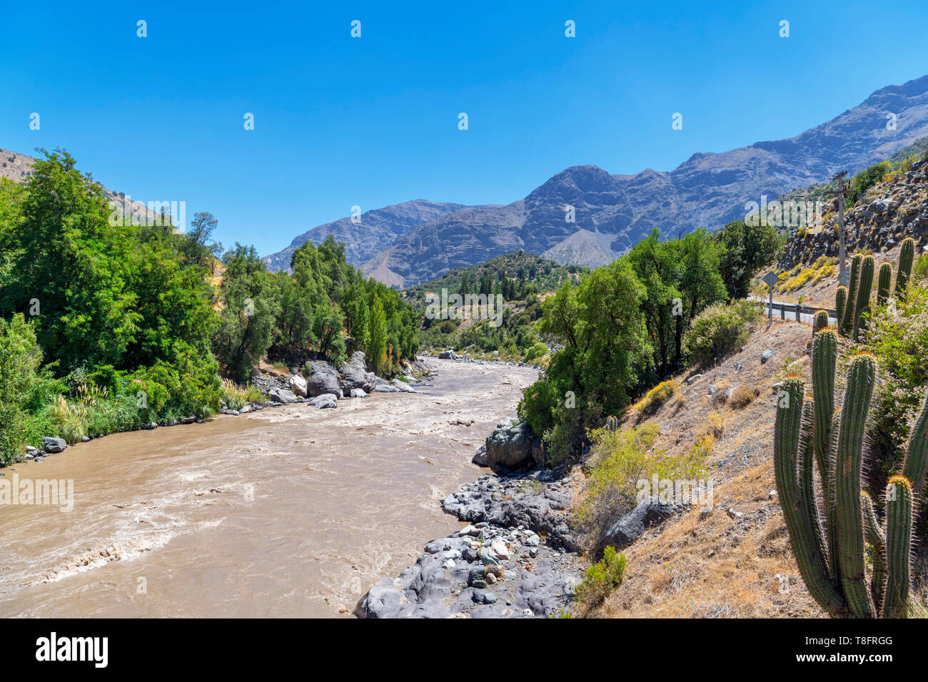 Chile, Cajon del Maipo. Der maipo River in der Nähe von El Ingenio, Maipo Canyon, Anden, Chile, Südamerika Stockfoto