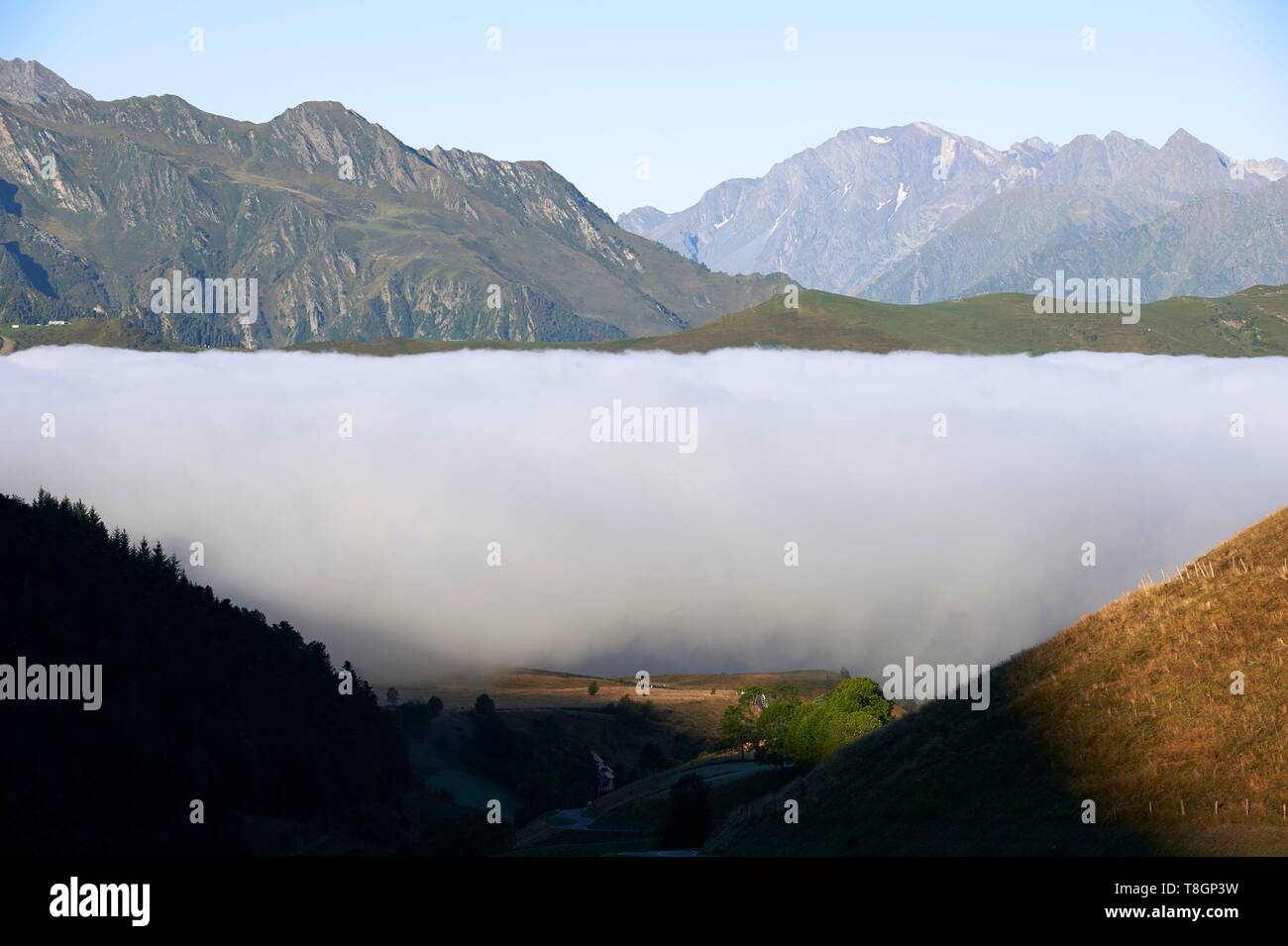 Frankreich, Hautes Pyrenees, Aspin, Blick Richtung Tal Louron, Landschaft Stockfoto