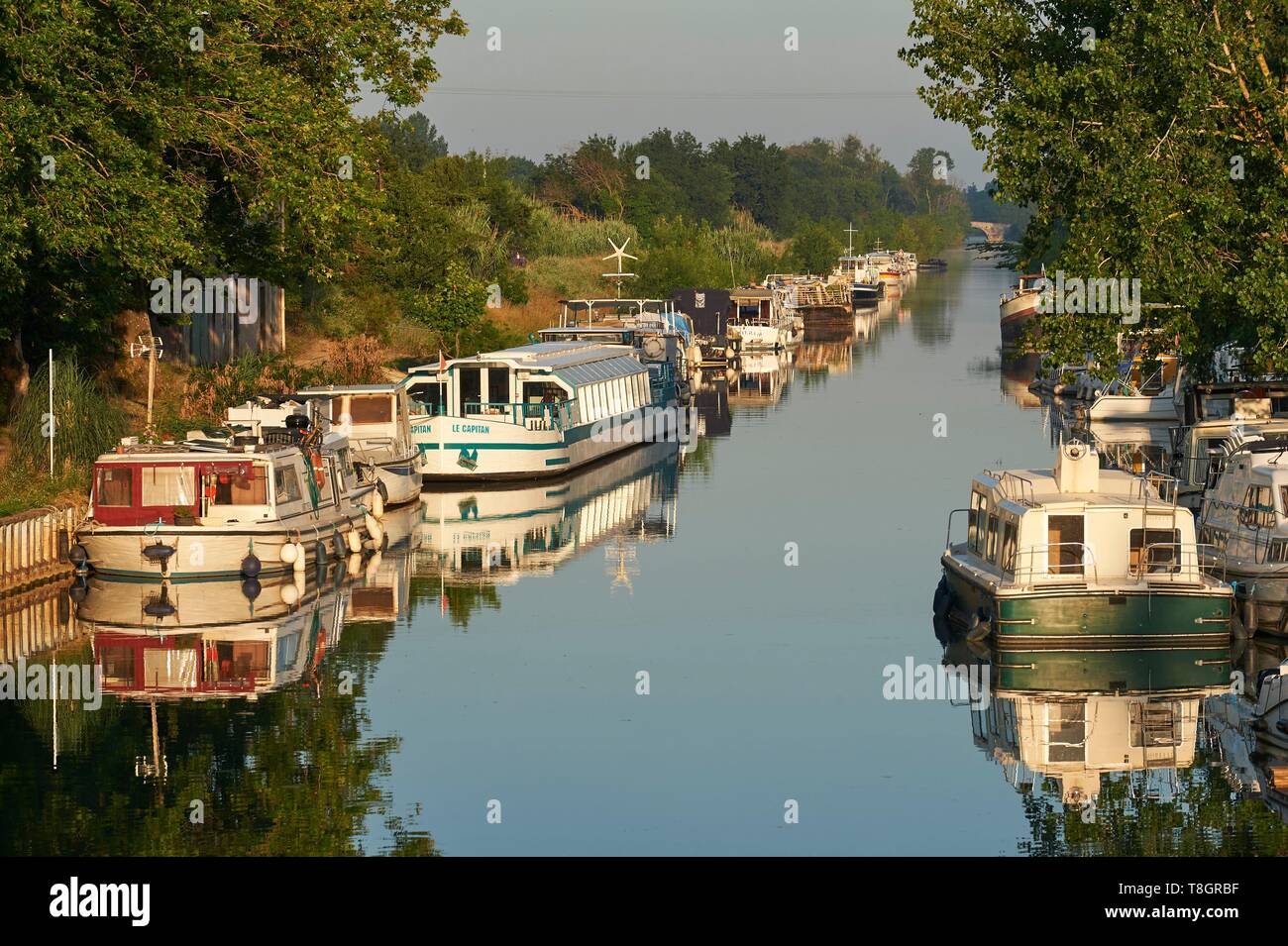 Frankreich, HÚrault, Agde, Canal du Midi, als Weltkulturerbe von der UNESCO, der Hafen von der Runde sperren Stockfoto
