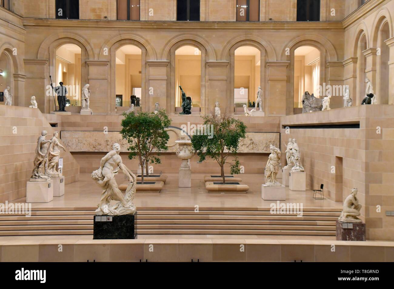 Frankreich, Paris, Bereich als Weltkulturerbe von der UNESCO, Innenansicht Musée du Louvre von der Passage Richelieu Stockfoto