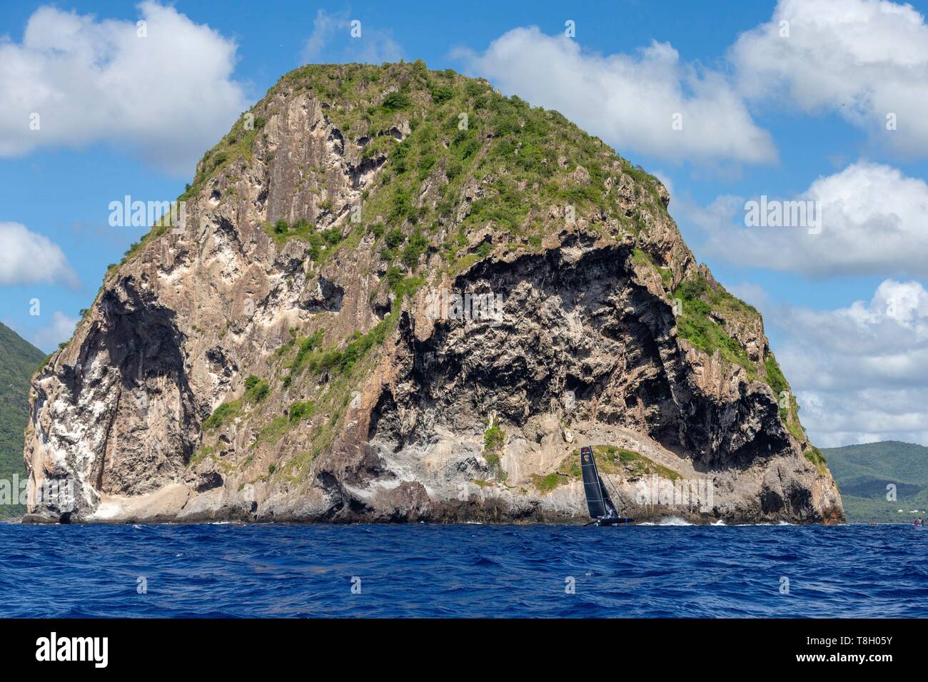 Martinique, Karibik Diamond Point einsame Insel, der Fels, der Katamaran  Diamant in den Vordergrund Stockfotografie - Alamy