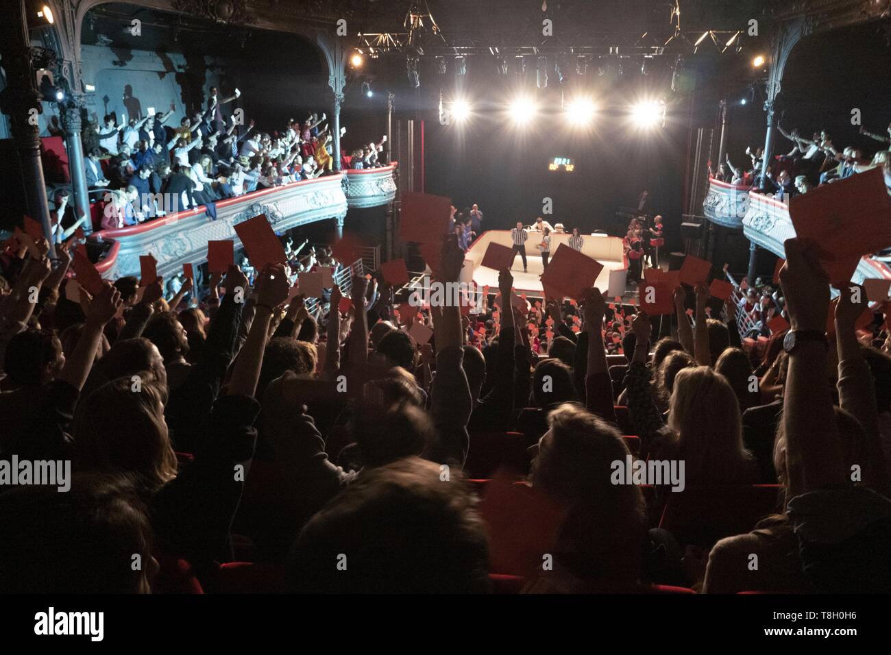 Frankreich, Paris, La Cigale, Stimmen während einer improvisationstheater Herausforderung Stockfoto