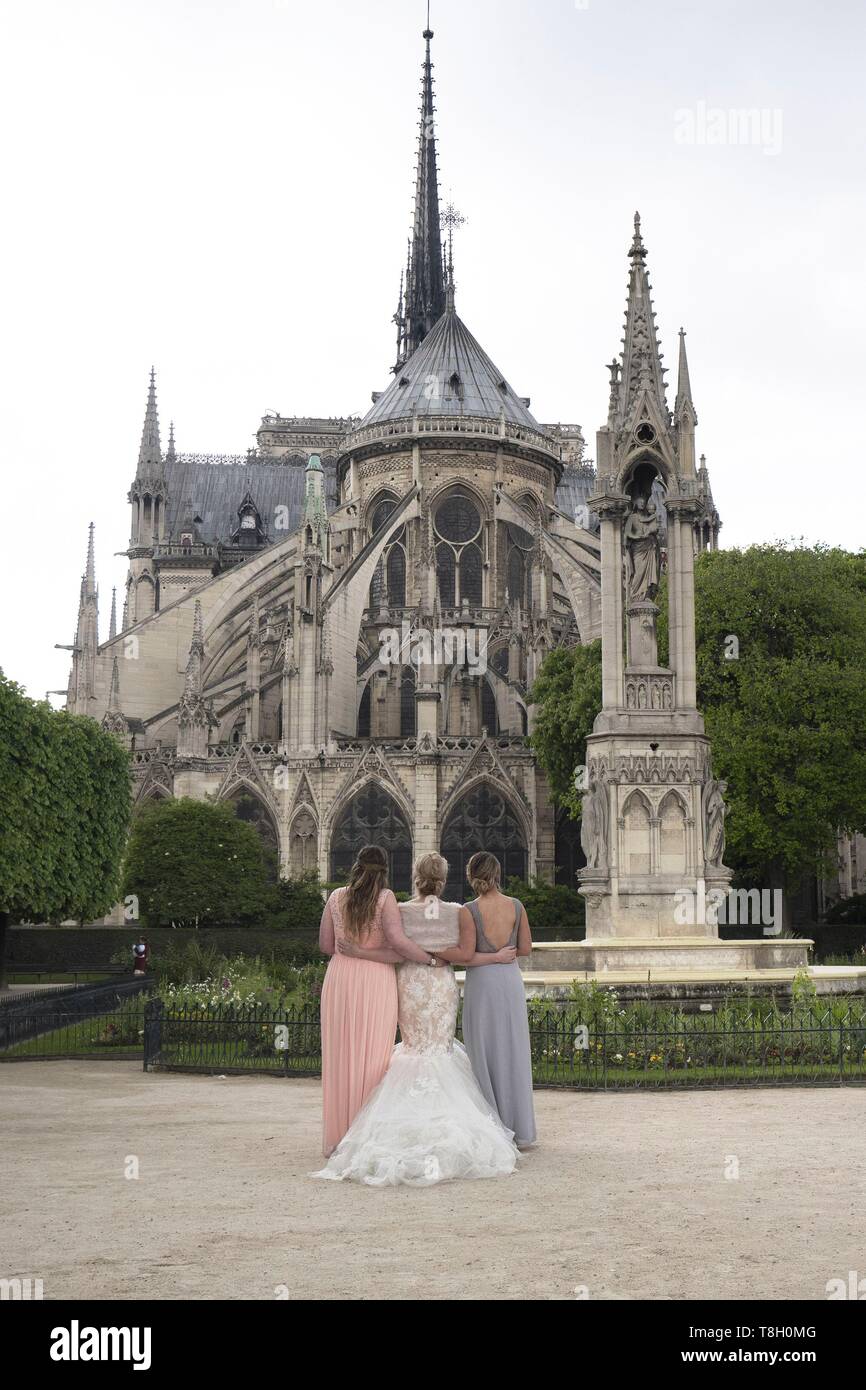 Frankreich, Paris, Braut und Brautjungfern Jean XXII Square Stockfoto