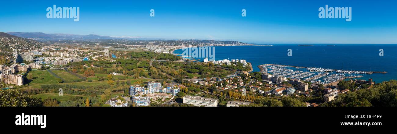 Frankreich, Alpes Maritimes, Mandelieu la Napoule und La Napoule Golf oder die Bucht von Cannes im Hintergrund Stockfoto