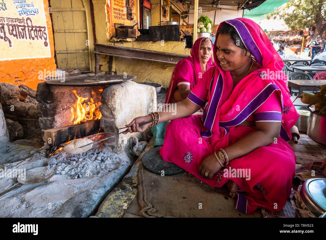 Indien, Rajasthan, Pushkar, heilige Stadt der Hindus, Restaurant in der Nähe von Brahma (oder Jagatpita Brahma) Tempel Stockfoto