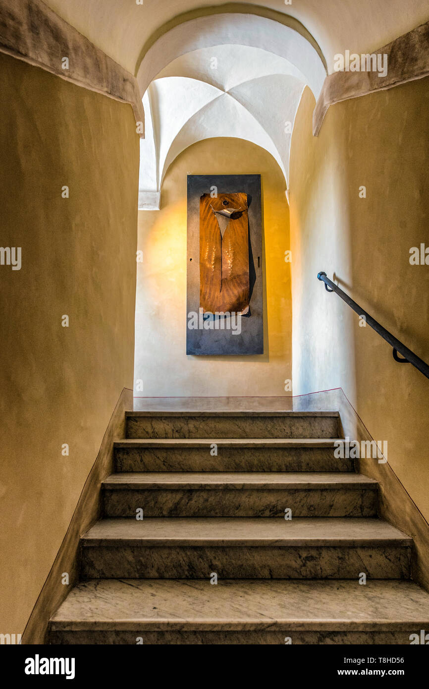 Interne Treppe von Casale di San Pio V (Hl. Pio V Haus) in Rom, Italien Stockfoto