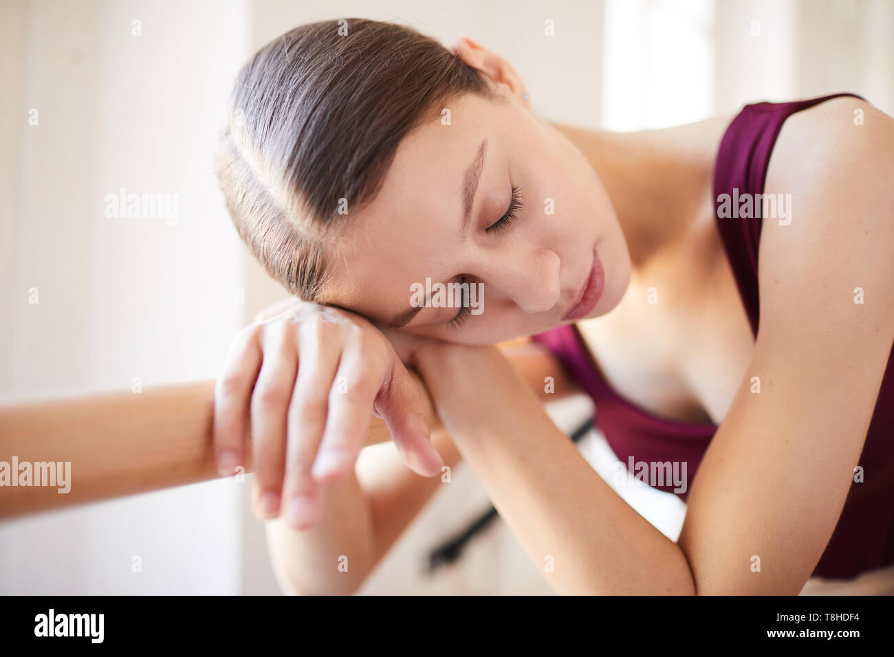 Vom Ballett Training müde Stockfoto
