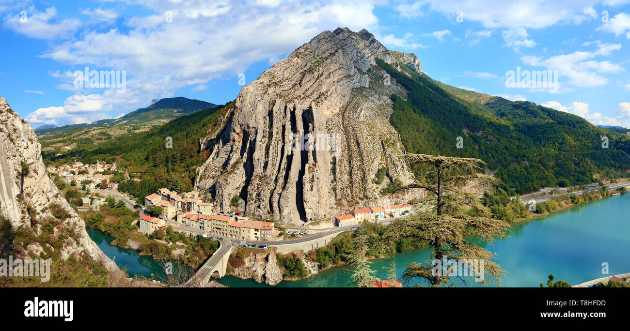 Das Dorf von Sisteron in der Provence, Frankreich. Stockfoto