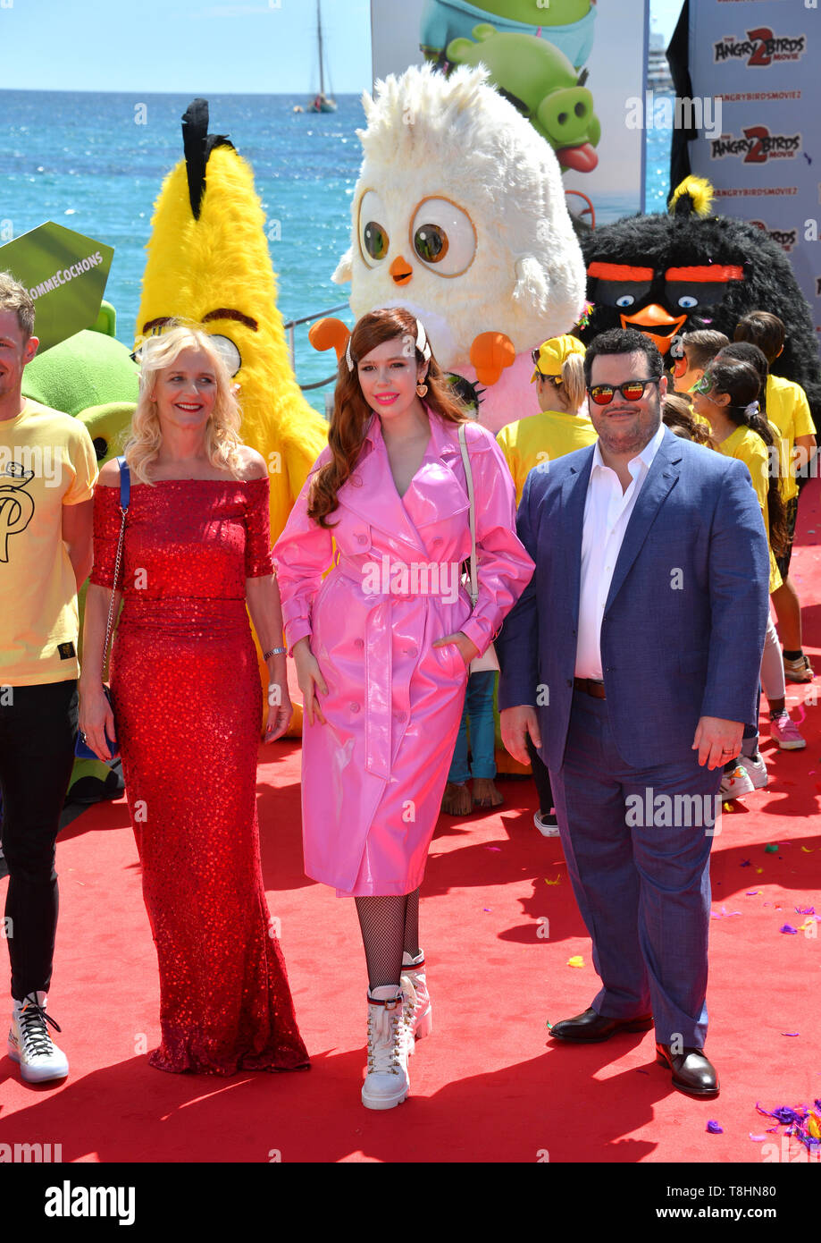 Cannes, Frankreich. 13. Mai, 2019. CANNES, Frankreich. Mai 13, 2019: Irma Knol, Sonia Plakidyuk & Josh Gad am Fotoshooting für "Die Böse Vögel Film2" am Festival de Cannes. Foto: Paul Smith/Alamy leben Nachrichten Stockfoto