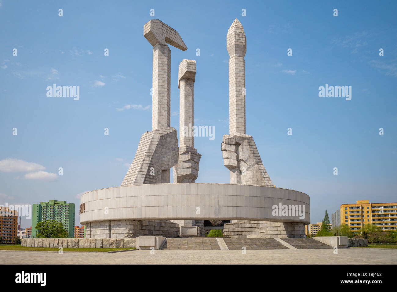 Denkmal für die Gründung der Partei der Arbeit der koreanischen Demokratischen Volksrepublik Pjöngjang Stockfoto