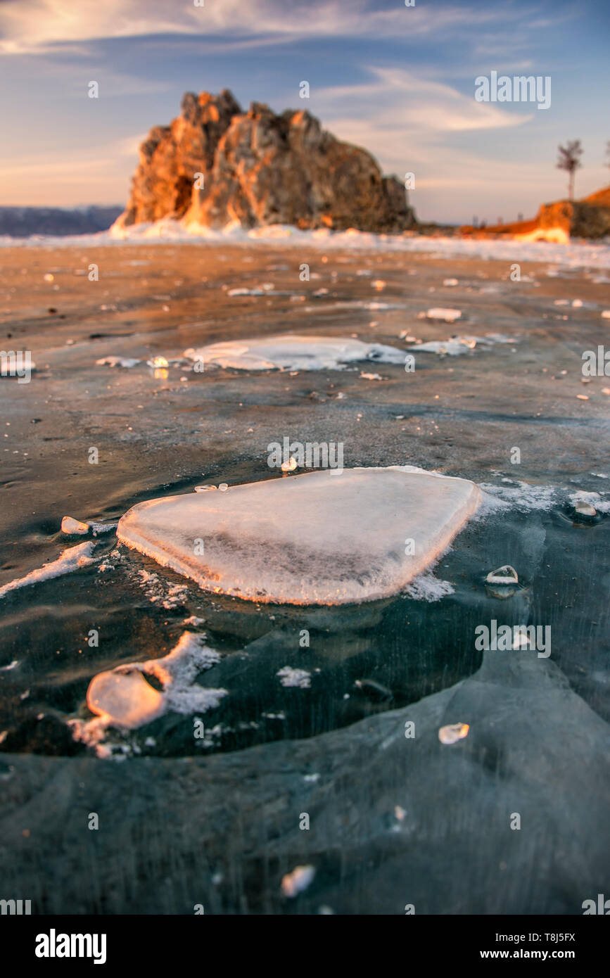 Insel Olchon im Baikalsee bei Sonnenuntergang, Sibirien, Russland Stockfoto