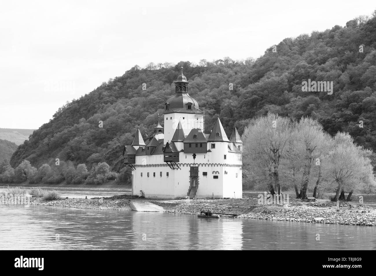 Pfalzgrafenstein (Deutsch: Burg Pfalzgrafenstein) ist eine Burg auf dem Falkenau Insel, ansonsten wie Pfalz Insel im Rhein bekannt (K Stockfoto