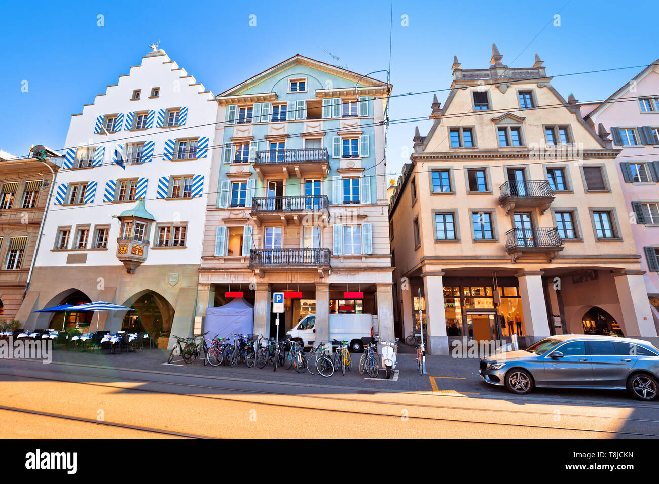 Bunte Straße von Zürich Schweizer Architektur, Zentralschweiz Stockfoto
