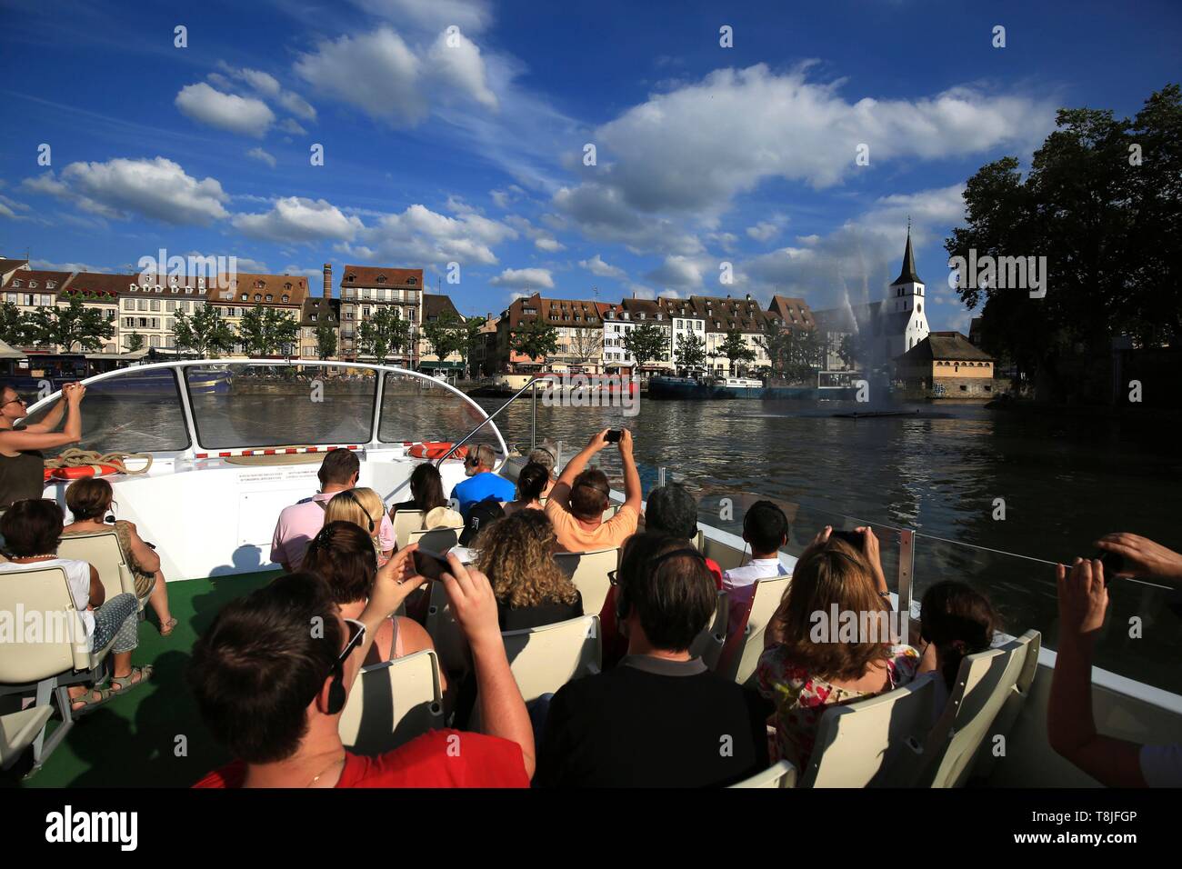 Frankreich, Bas Rhin, Straßburg, Bootsfahrt auf dem Kanal des falschen Stadtmauern an der Kreuzung mit dem Kranken, Kai der Fischer gegenüber Stockfoto