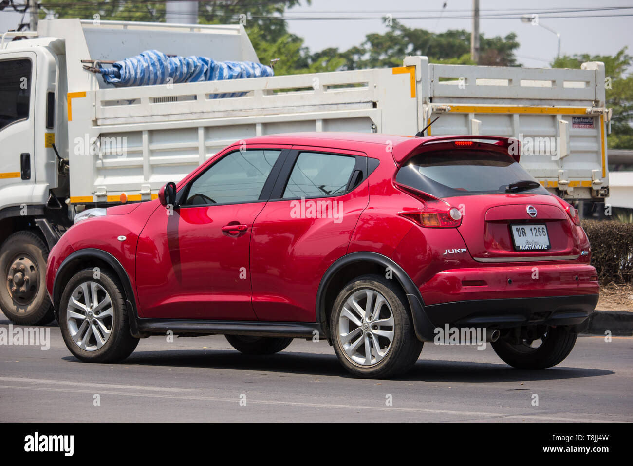 Chiangmai, Thailand - 30 April 2019: Mit dem eigenen Auto, Nissan Juke. Auf der straße Nr. 1001, 8 km von Chiang Mai City. Stockfoto