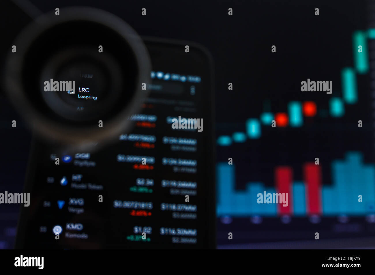 SAN FRANCISCO, USA - 9. Mai 2019: ein Diagramm der steigende Trend der LRC Loopring Cryptocurrency. Die Abbildung der Grünen Kerzen Bar Anheben Trend, San F Stockfoto