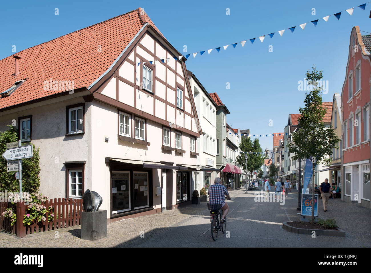 Deutschland, Nordrhein-Westfalen, Werl, Blick durch die Steinerstrasse Stockfoto