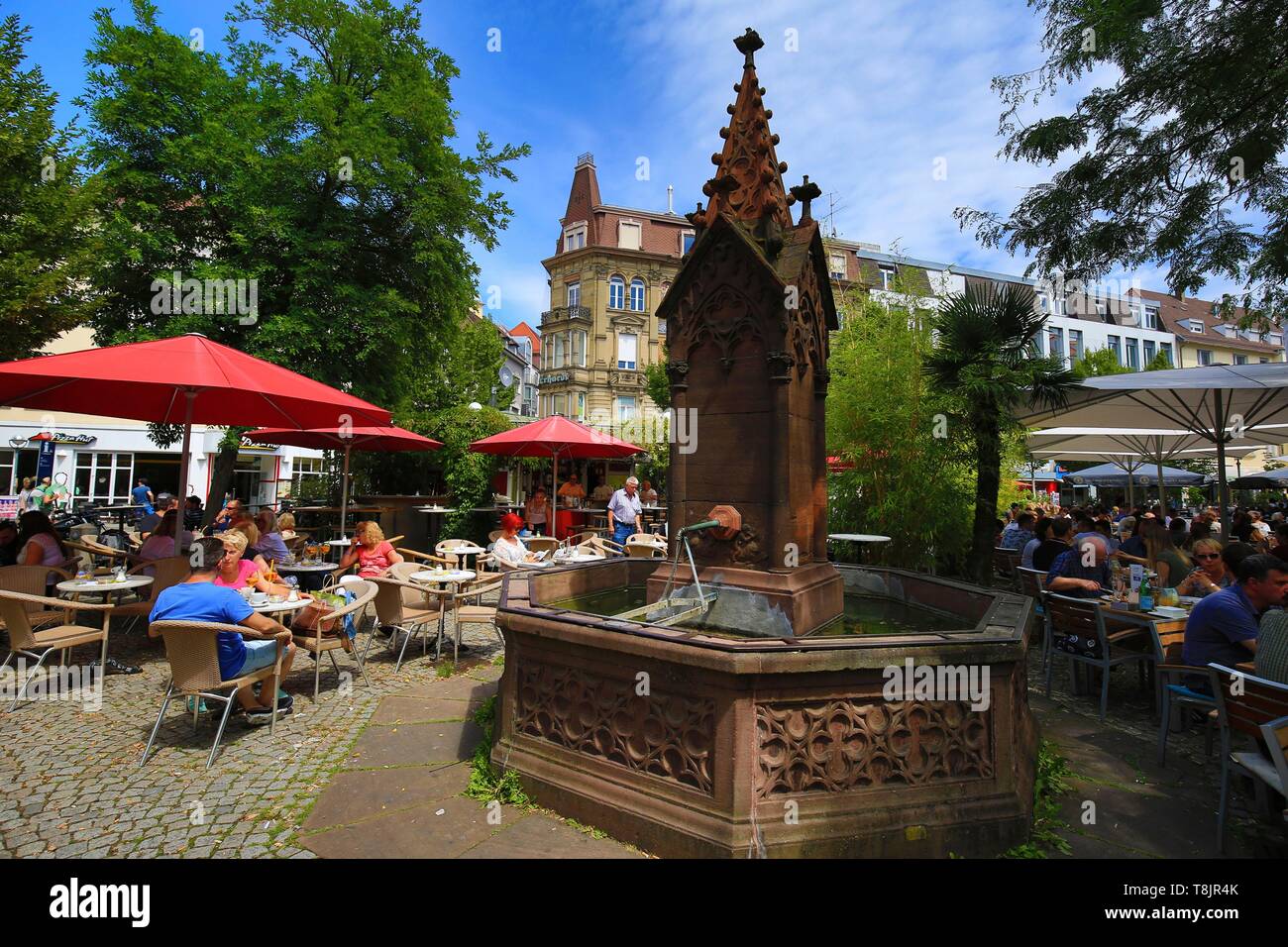 Deutschland, Baden-Württemberg, Karlsruhe, Strassencafés am LudwigPlatz Stockfoto