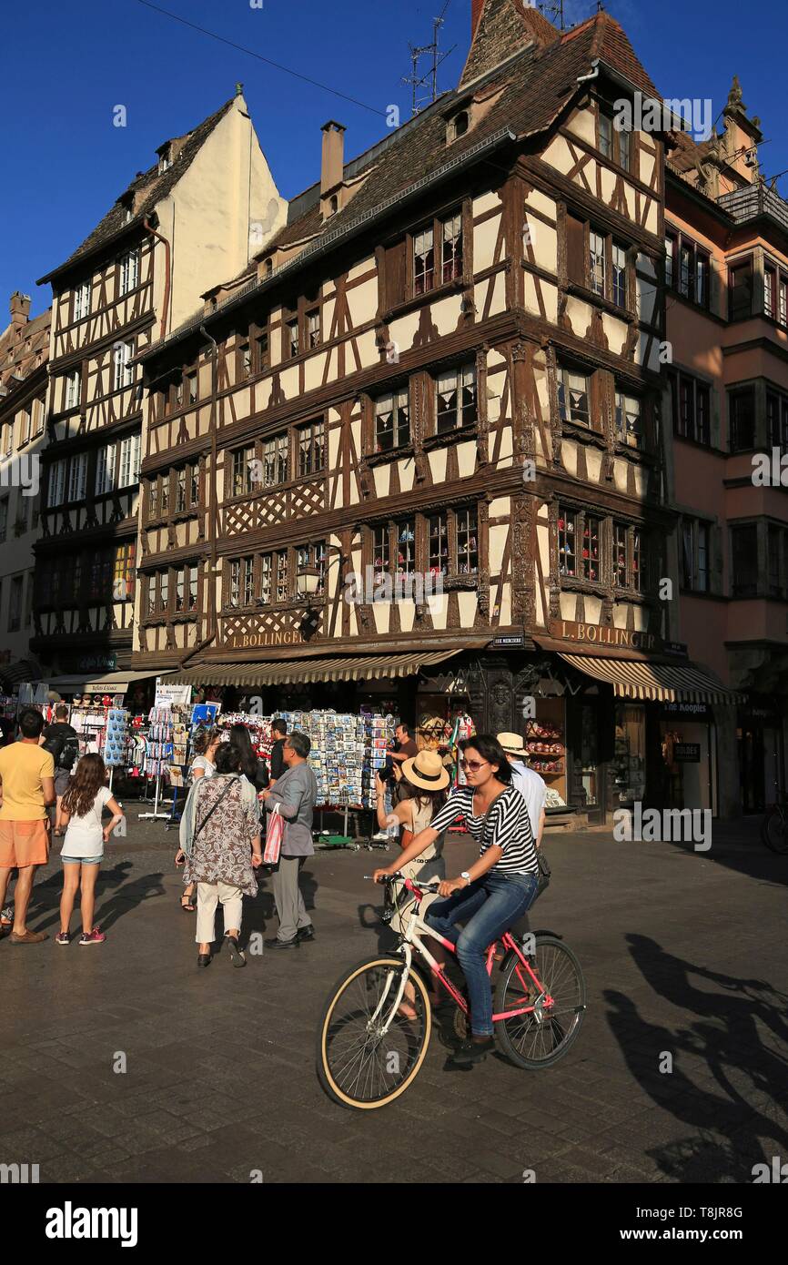 Frankreich, Bas Rhin, Straßburg, einer alten Stadt als Weltkulturerbe von der UNESCO, der Bollinger Haus Nein, 2 rue Strasse Mercière, die Häuser der Notre Dame Kathedrale von Straßburg Stockfoto