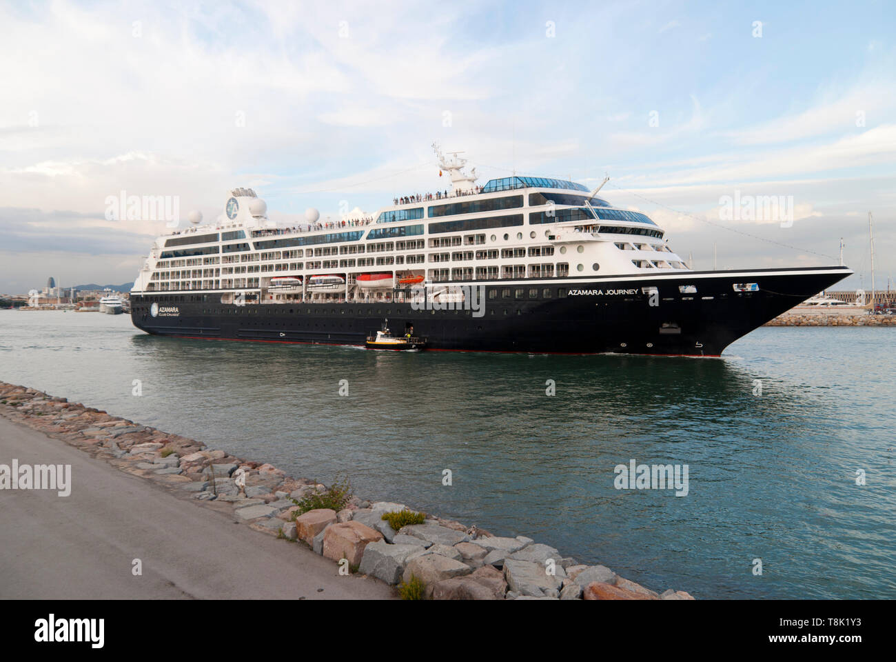 Kreuzfahrt Azamara Journey Azamara Cruises der Gesellschaft verlassen den Hafen von Barcelona. Stockfoto