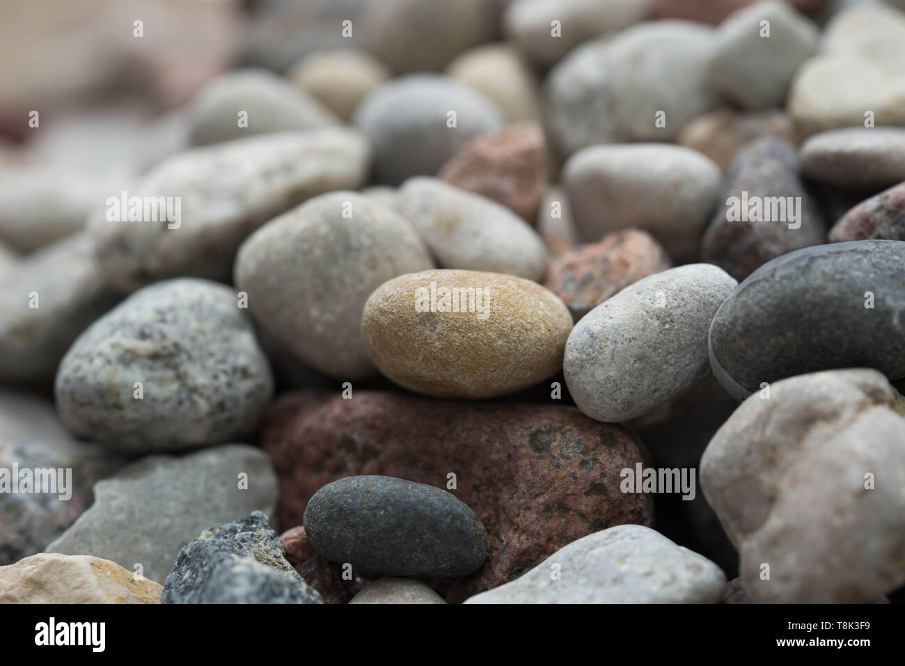 Haufen von kleinen Steinen Stockfoto