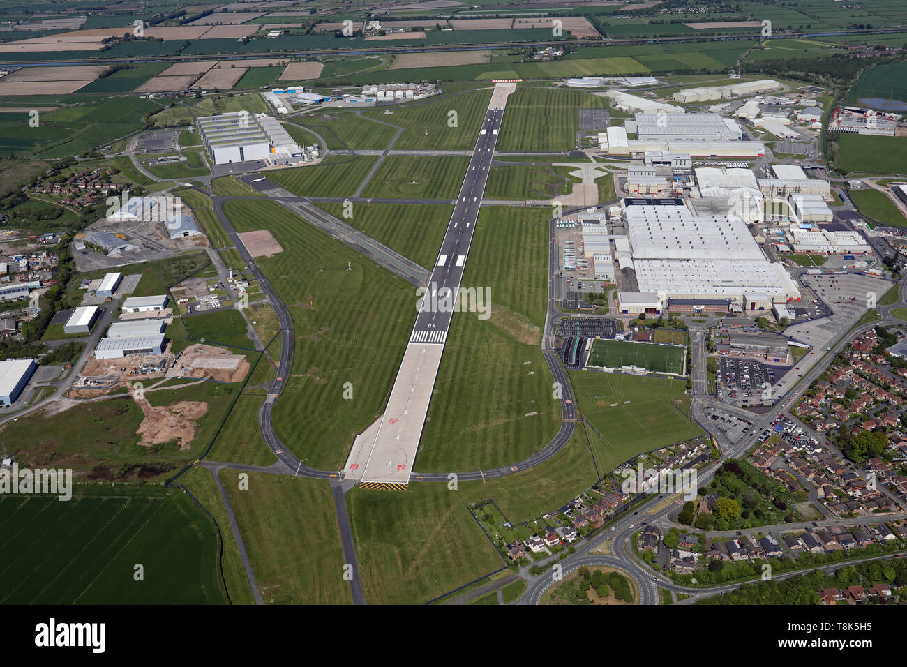 Luftaufnahme von Hawarden Airport, der Heimat von Airbus UK, in der Nähe von Chester, Cheshire