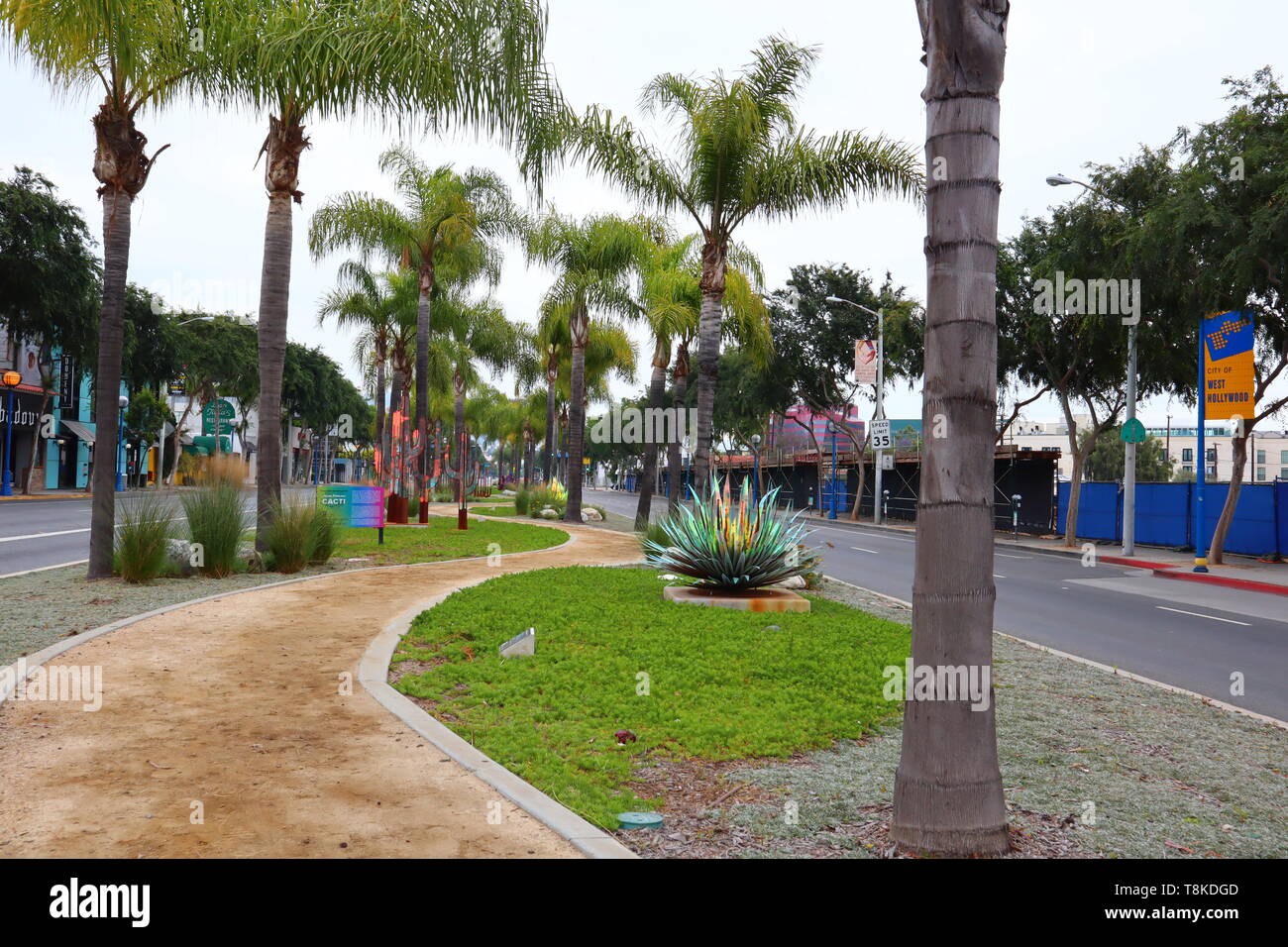 Sicht der öffentlichen Kunst Skulptur Kakteen von James Petersen in Santa Monica Blvd. und Doheny Drive, West Hollywood Stockfoto