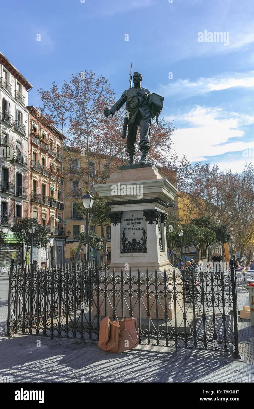 MADRID, Spanien - 23. JANUAR 2018: Tolle Aussicht auf Denkmal für Eloy Gonzalo der Held von cascorro in Madrid, Spanien Stockfoto