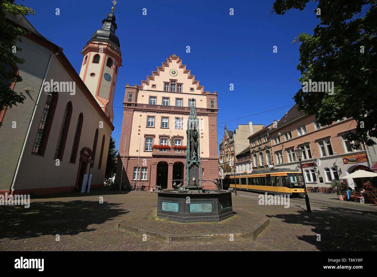 Deutschland, Baden-Württemberg, Karlsruhe, Durlach Durlach Innenstadt, Rathaus und die Evangelische Kirche Stockfoto