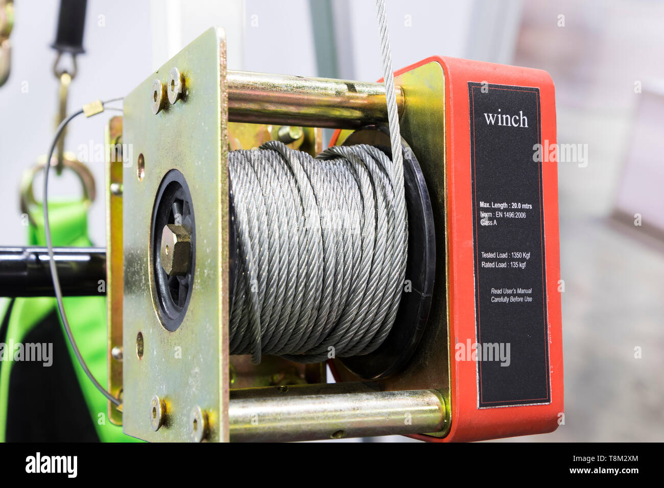 Industrielle Winde für Sicherheit stahl Spule; hohe Boden arbeiten Stockfoto