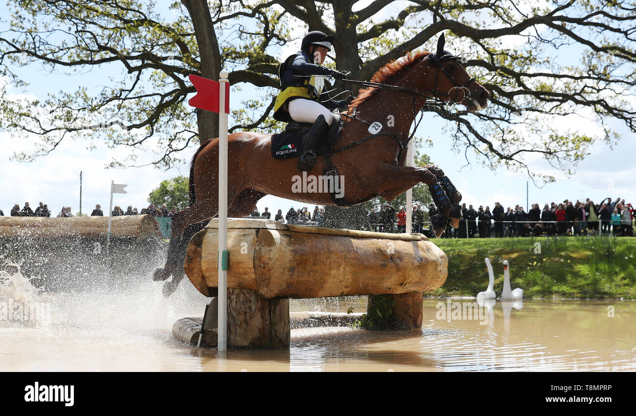 Wieloch in Utah Sun geritten von Louise Romeike am Kreuz Land während Tag vier der 2019 Mitsubishi Motors Badminton Horse Trials im Badminton, Gloucestershire. PRESS ASSOCIATION Foto. Bild Datum: Samstag, 4. Mai 2019. Siehe PA Geschichte EQUESTRIAN Badminton. Foto: David Davies/PA-Kabel Stockfoto