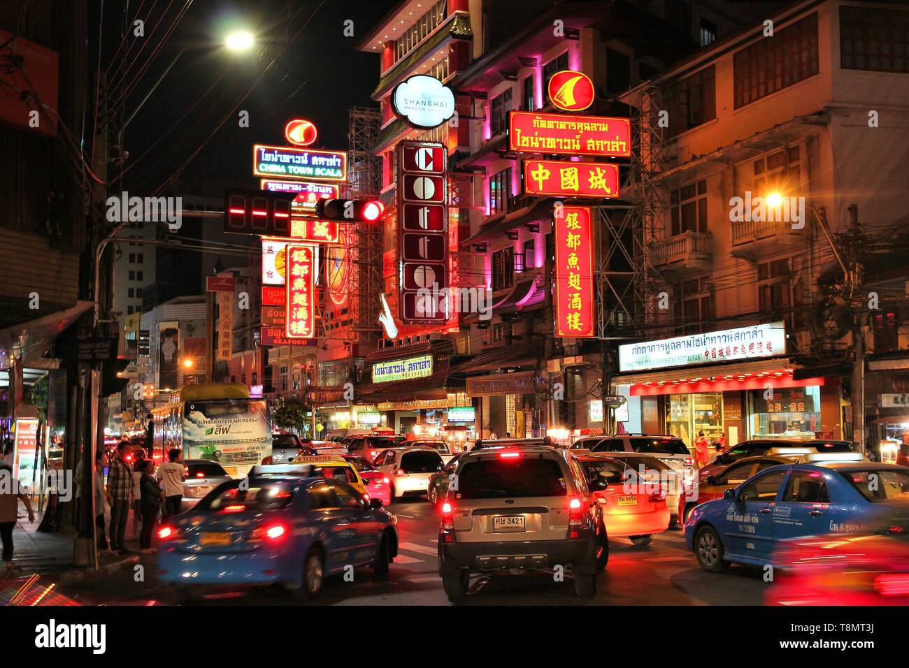 BANGKOK, THAILAND - Dezember 6, 2013: die Menschen besuchen Sie Chinatown in Bangkok. Samphanthawong District chinesische Gemeinschaft stammt aus mindestens bis 1780. Stockfoto