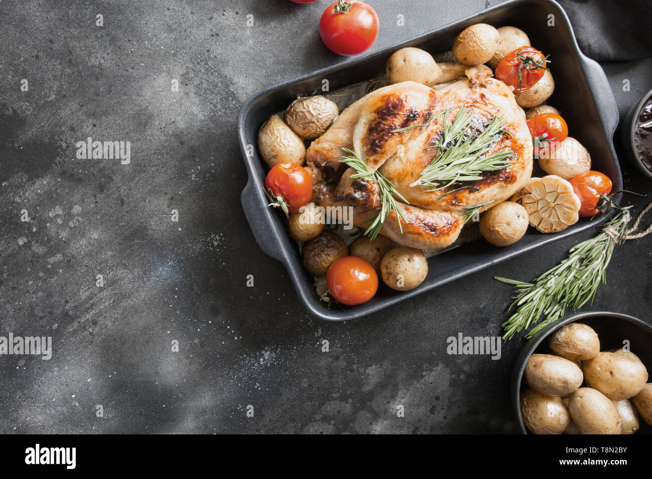 Huhn Gebratenes Ganzes Fleischessen Stockfotos und -bilder Kaufen - Alamy