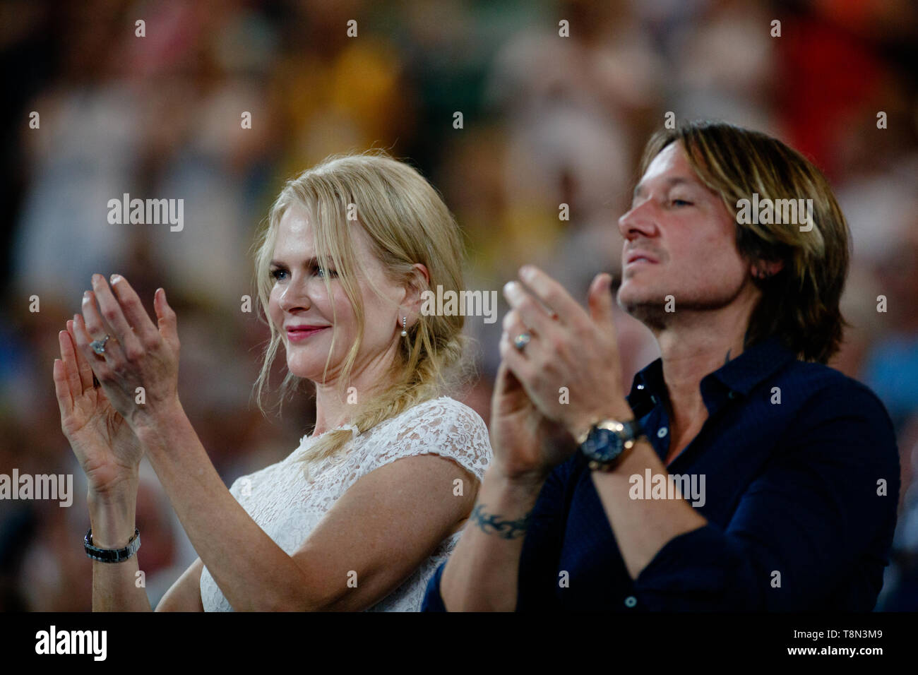 Nicole Kidman und Ehemann Keith Urban gerade ein Match auf dem Center Court am Australian Open 2019. Stockfoto