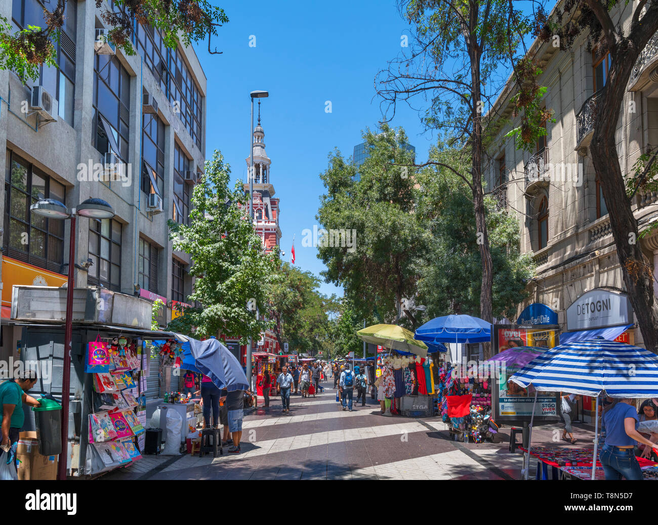 Die Geschäfte in der Fußgängerzone von Paseo Puente, Santiago Centro, Santiago, Chile, Südamerika Stockfoto