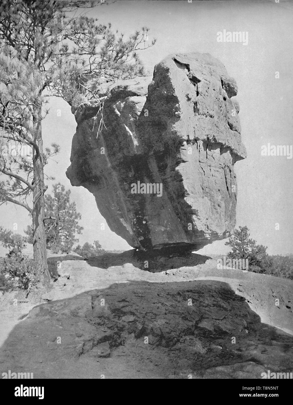 "Balanced Rock, Garten der Götter, Oberst', c 1897. Schöpfer: Unbekannt. Stockfoto