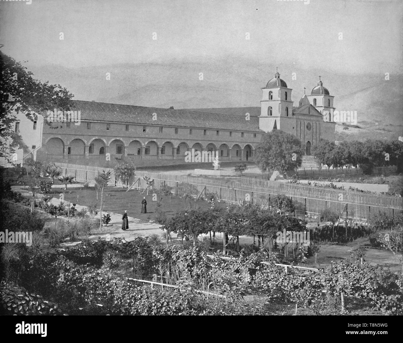 'Santa Barbara Mission, California', c 1897. Schöpfer: Unbekannt. Stockfoto