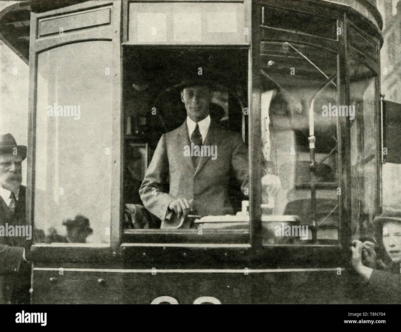 "Seine Majestät der Fahrt mit der Straßenbahn durch die Straßen von Glasgow..., 1924', 1937. Schöpfer: Unbekannt. Stockfoto