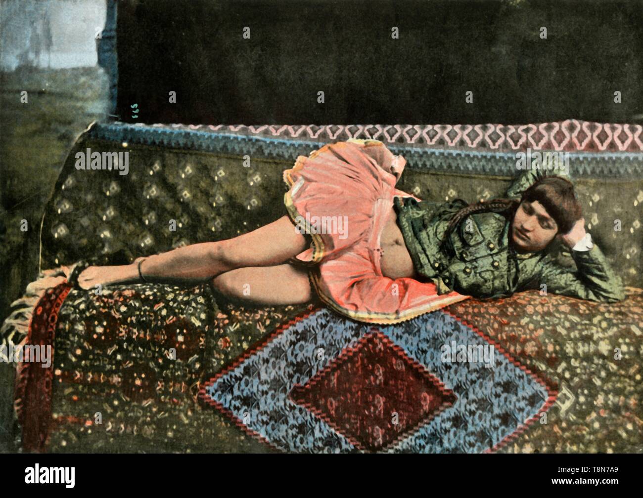 Harem girl Fotos und Bildmaterial in hoher Auflösung Seite 3 Alamy